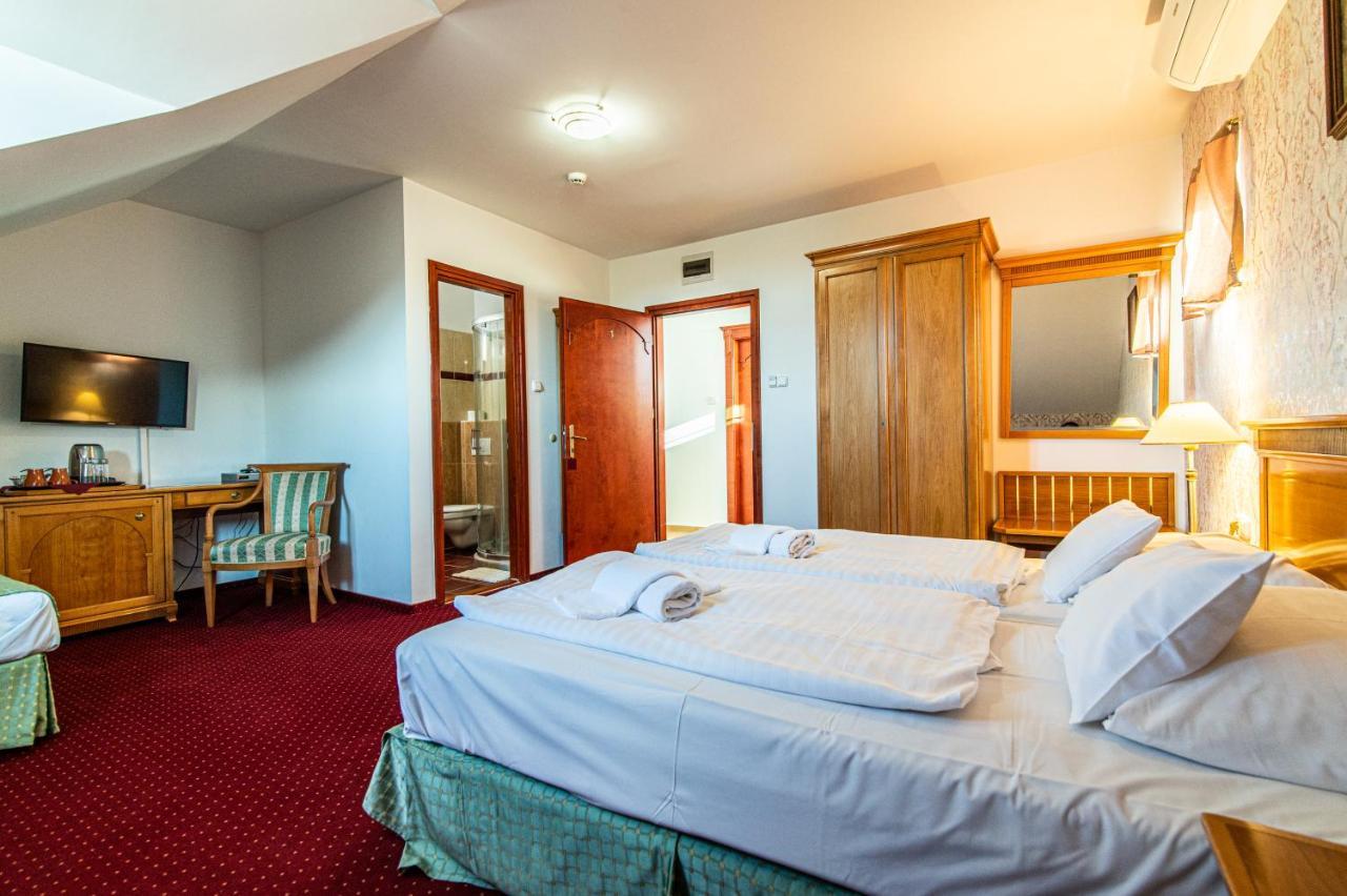 Borhotel Sziluett Farkasmaly Дьёндьёш Экстерьер фото