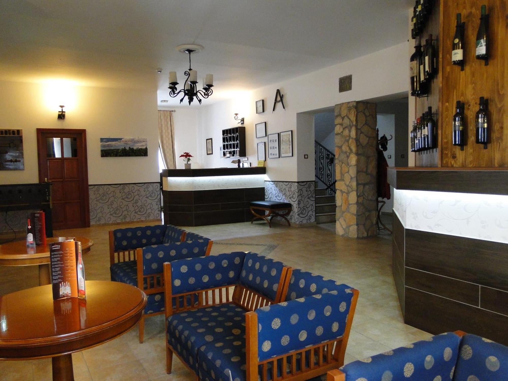 Borhotel Sziluett Farkasmaly Дьёндьёш Экстерьер фото