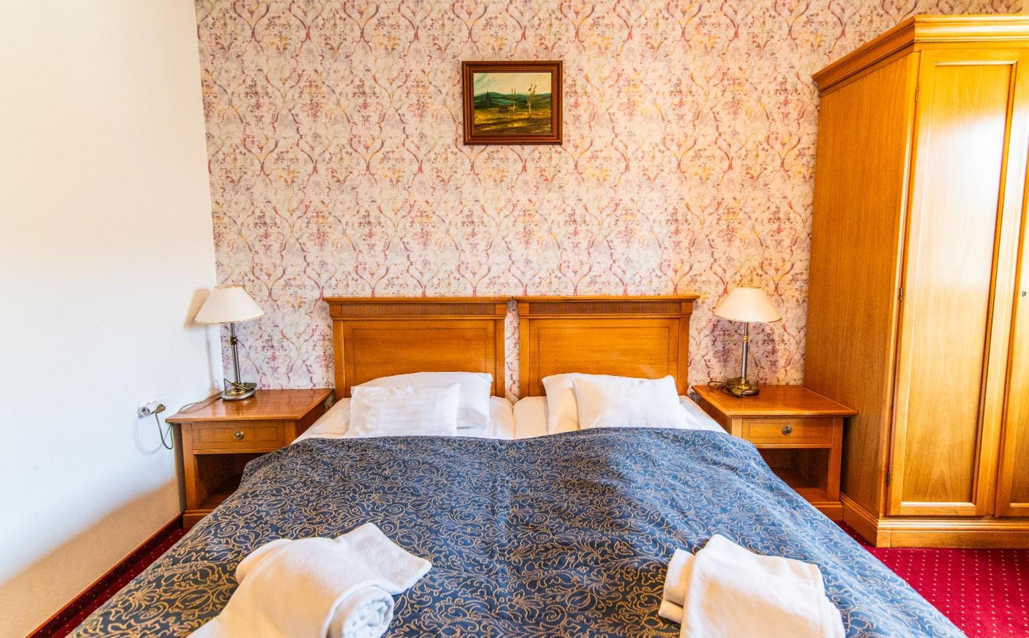 Borhotel Sziluett Farkasmaly Дьёндьёш Экстерьер фото